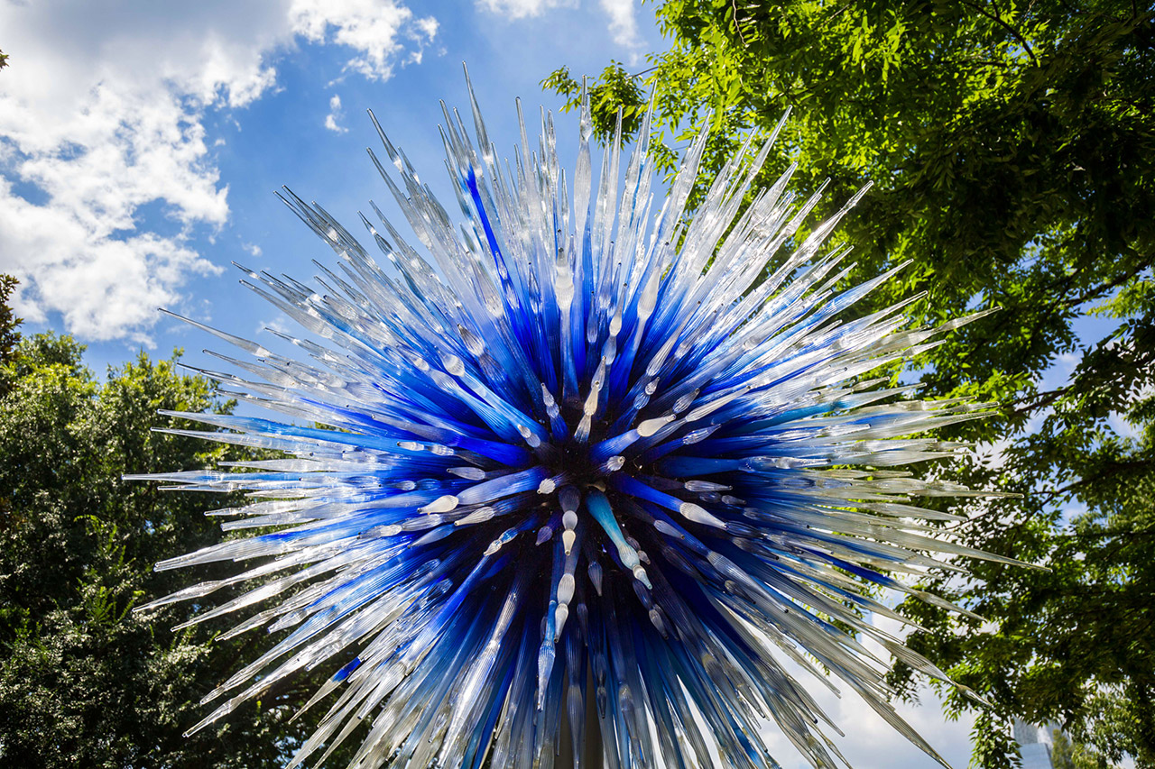 CHIHULY sculpture